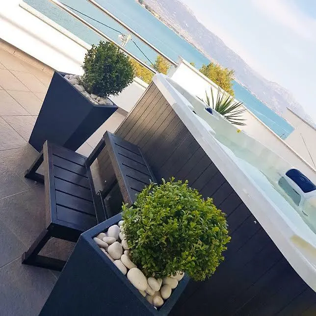 Luxury Apartment Malea With Jacuzzi And Sauna, By The Sea Trogir